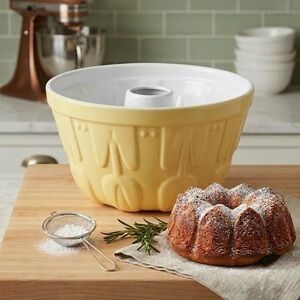 Crate & Barrel Yellow Tulips Ceramic Stoneware Cake Bread Jello Mold Bundt Pan